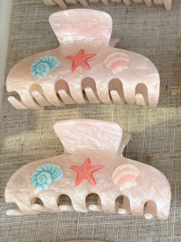 Beachcomber Shell Claw