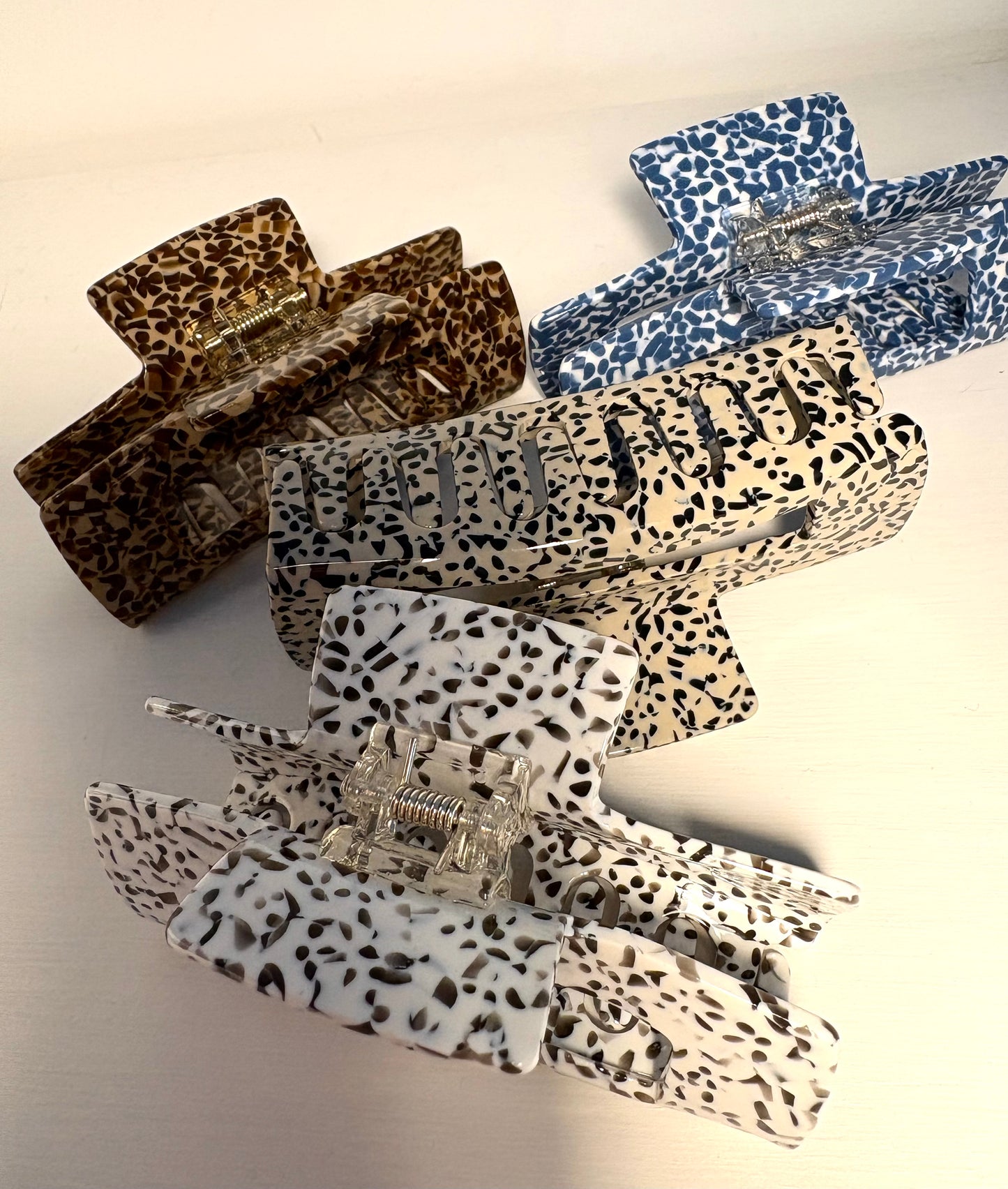 Speckle Hair Claw