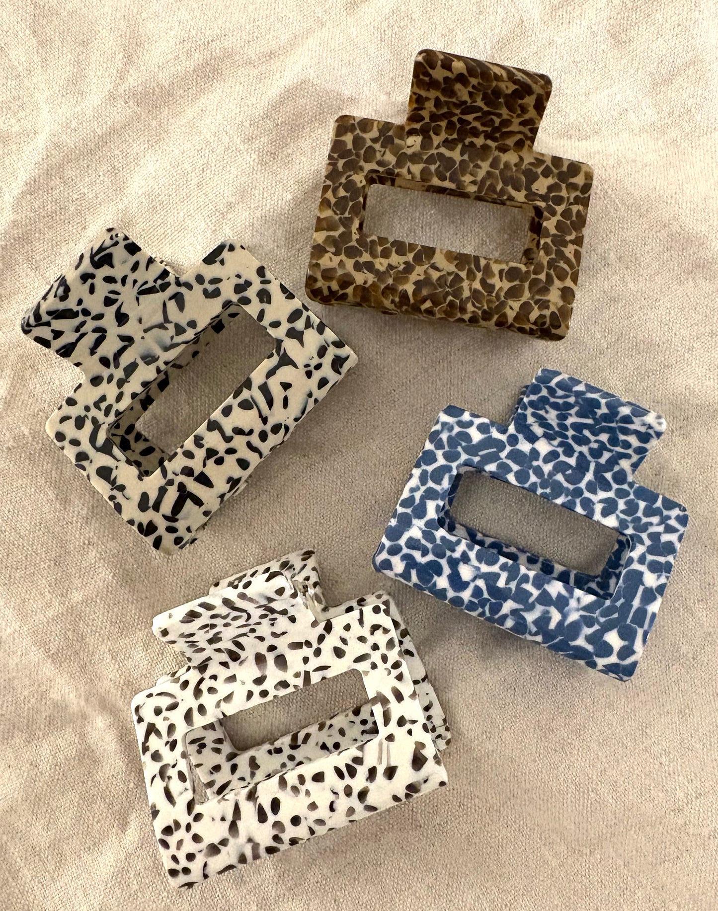 Speckle Hair Claw