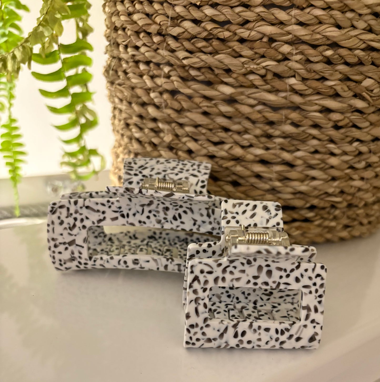 Speckle Hair Claw