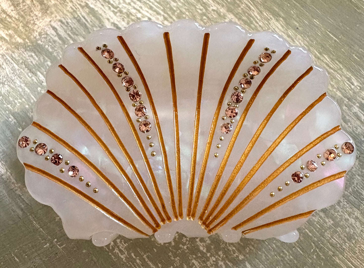 Shell Sparkle Hair Claw