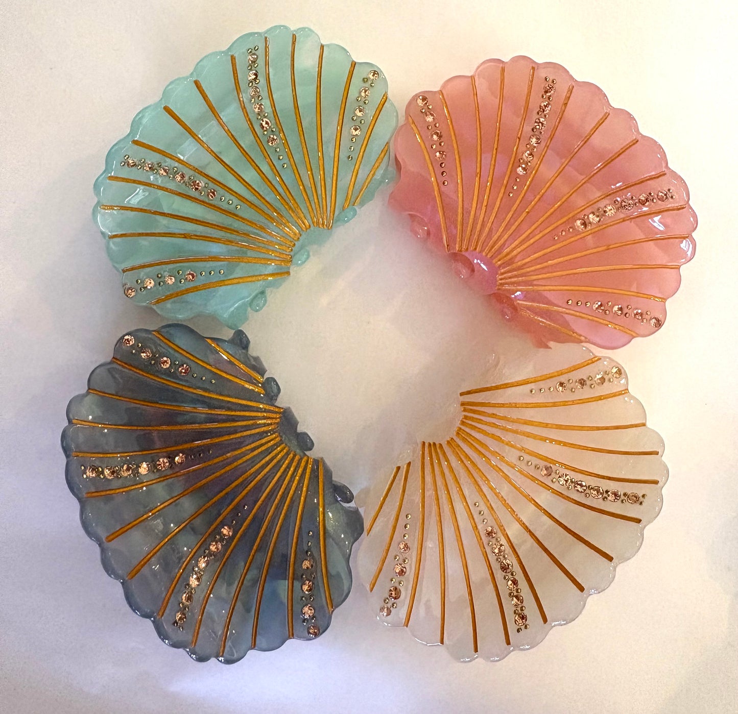 Shell Sparkle Hair Claw