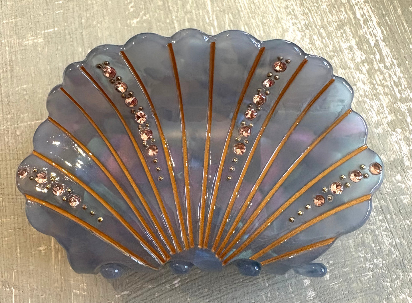 Shell Sparkle Hair Claw