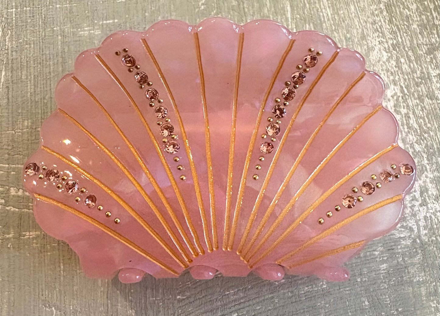 Shell Sparkle Hair Claw